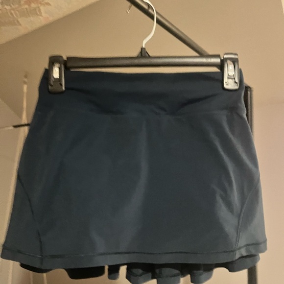 LULULEMON pleated skirt - Picture 3 of 6